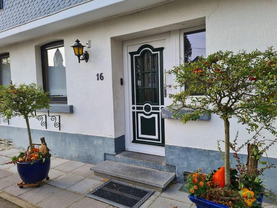 Haus Paesch Nahe See Mit Beheiztem Whirlpool/Sauna Bütgenbach Eksteriør billede