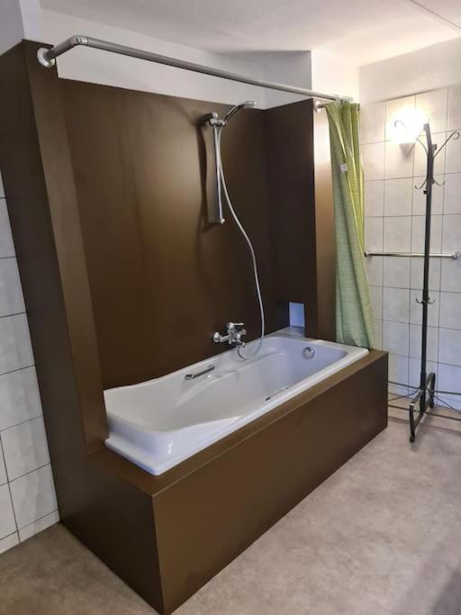 Haus Paesch Nahe See Mit Beheiztem Whirlpool/Sauna Bütgenbach Eksteriør billede