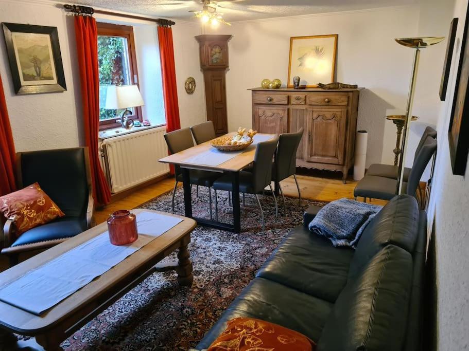 Haus Paesch Nahe See Mit Beheiztem Whirlpool/Sauna Bütgenbach Eksteriør billede